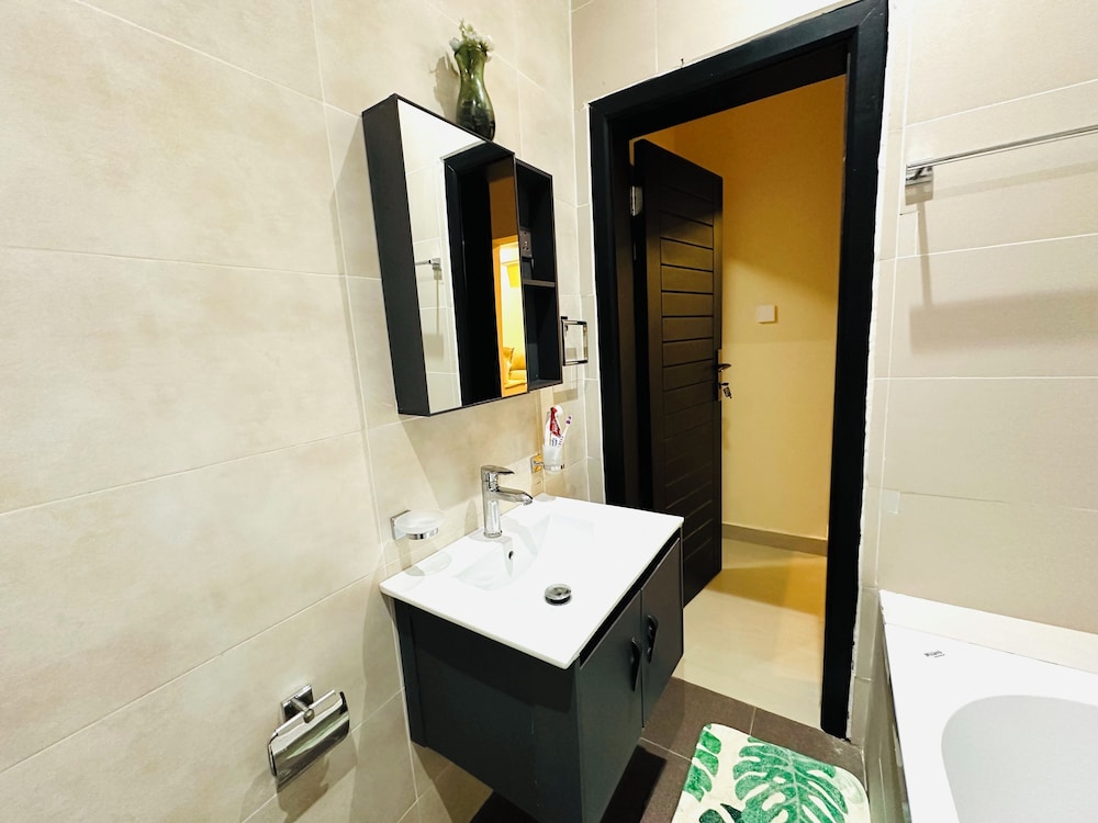 Executive Private Standing apt in Lusaka