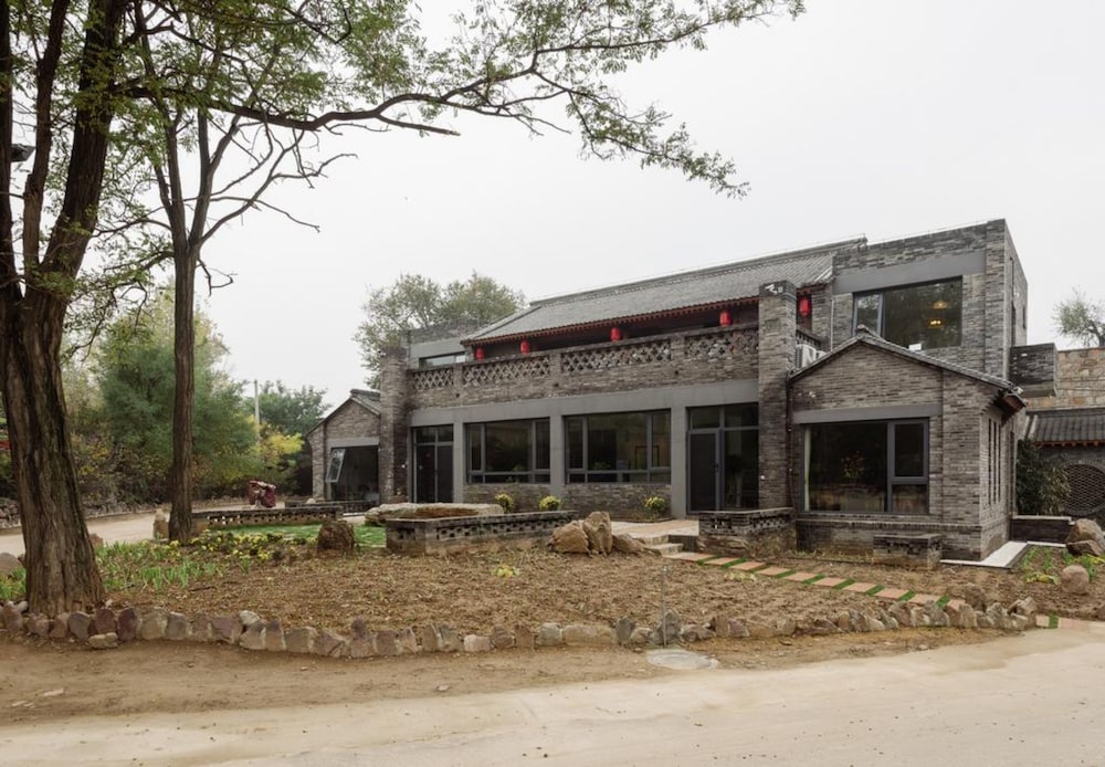 Yuanxiangli Sansi Inn
