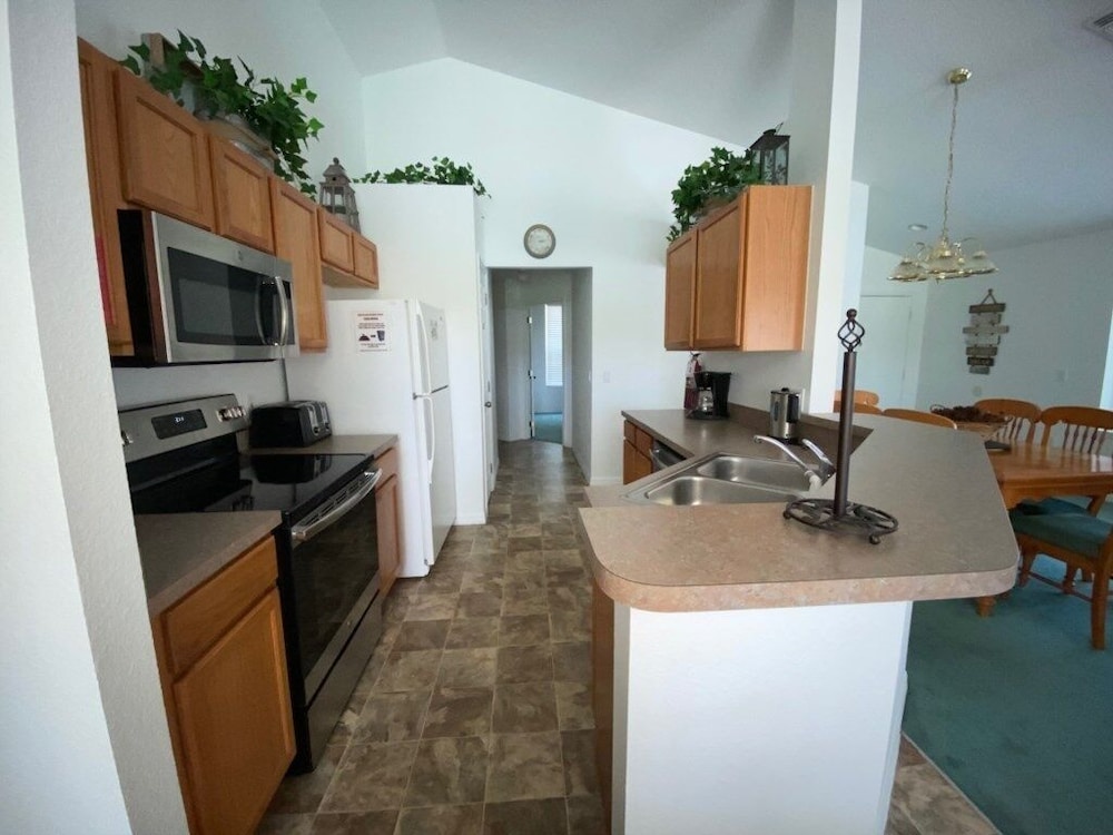 Golfer's Delight With Amazing Views Southern Dunes 4 Bedroom Home by RedAwning view 3