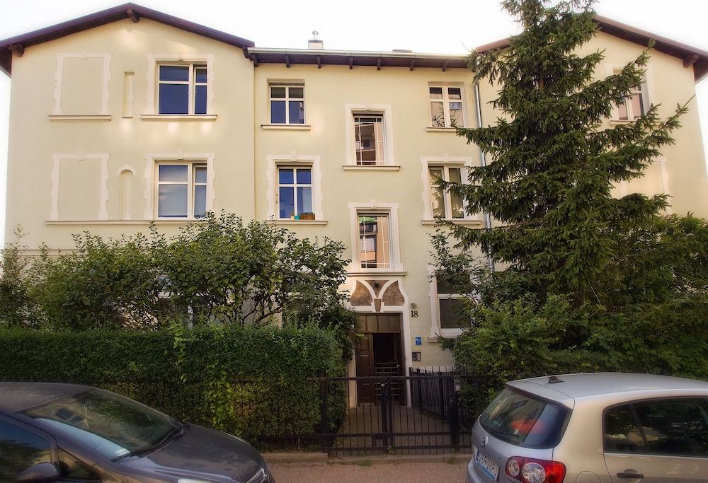 Apartments Happy Hours