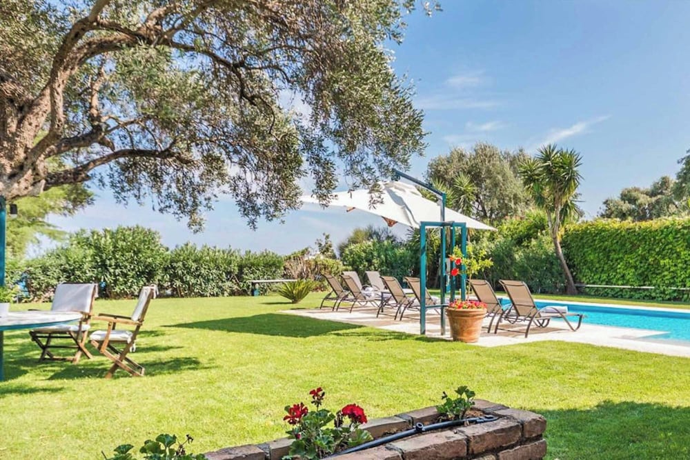 Villa Barbati Beachfront