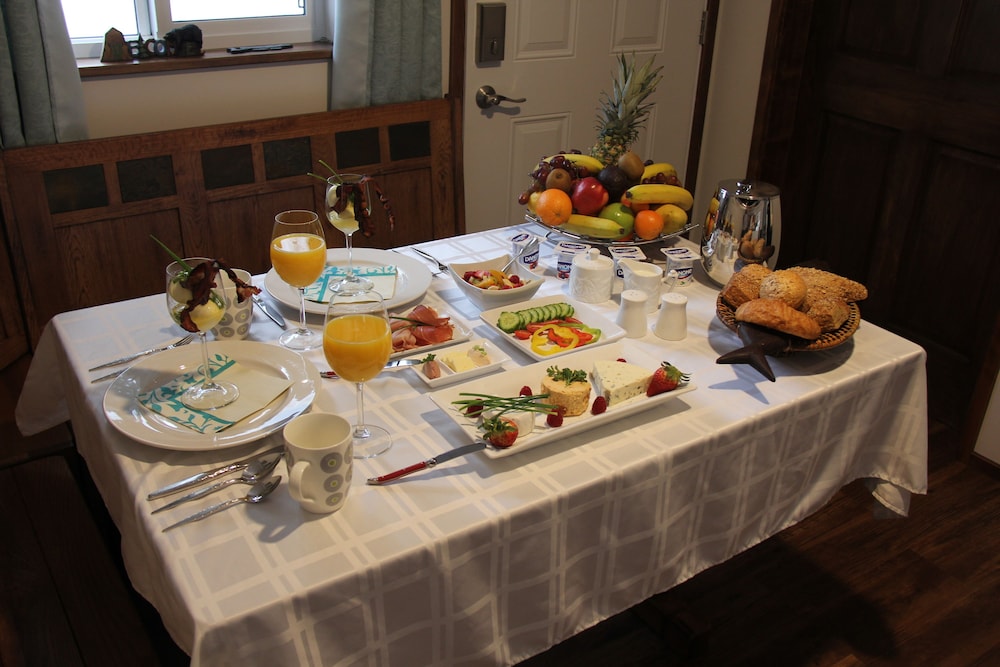 Kitimat Estuary Lodge B & B