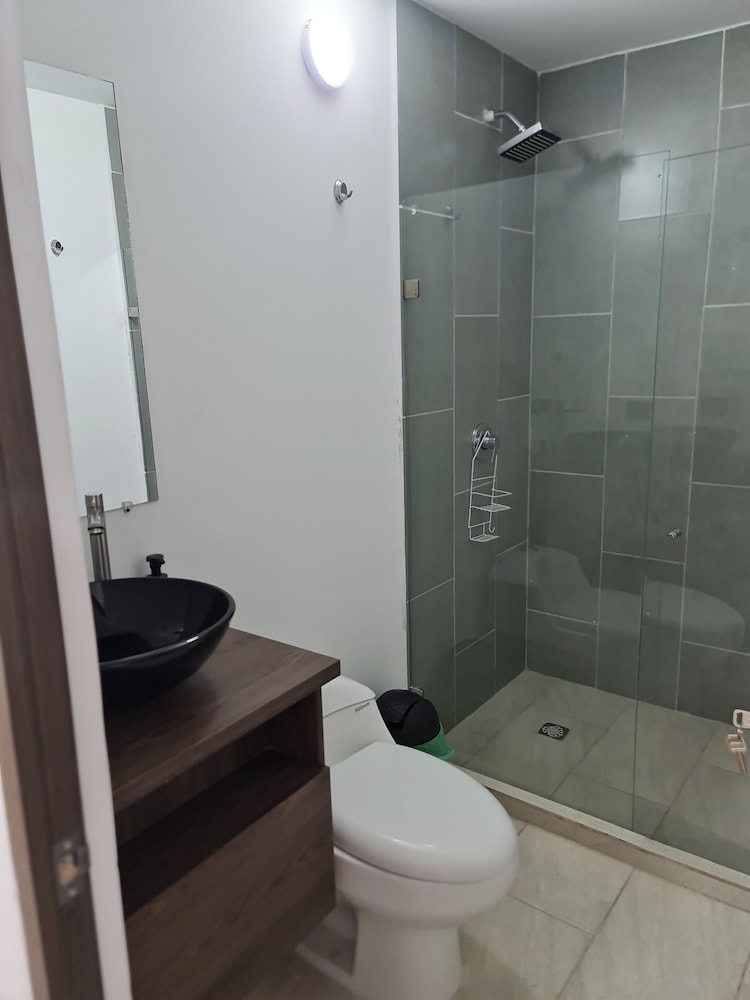 RG33 ApartaSuites