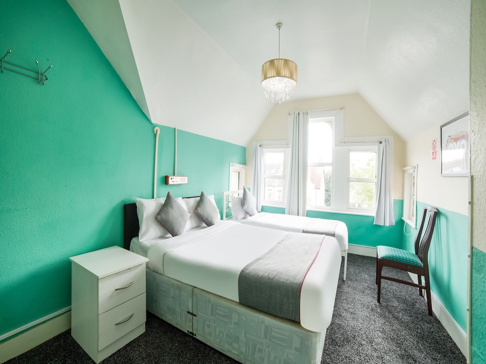 Devine Beach Hotel, Westcliff Southend-On-Sea