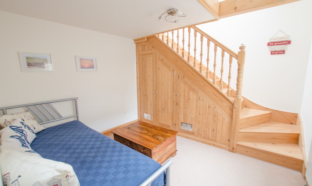 Beach Breeze Croyde 2 Bed, Sleeps 4-5, Sea Beach Views view 3