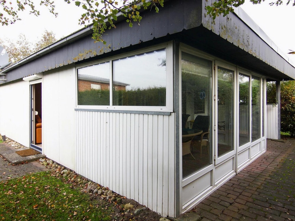 Bungalow in Warwerort Near Wadden Sea Park