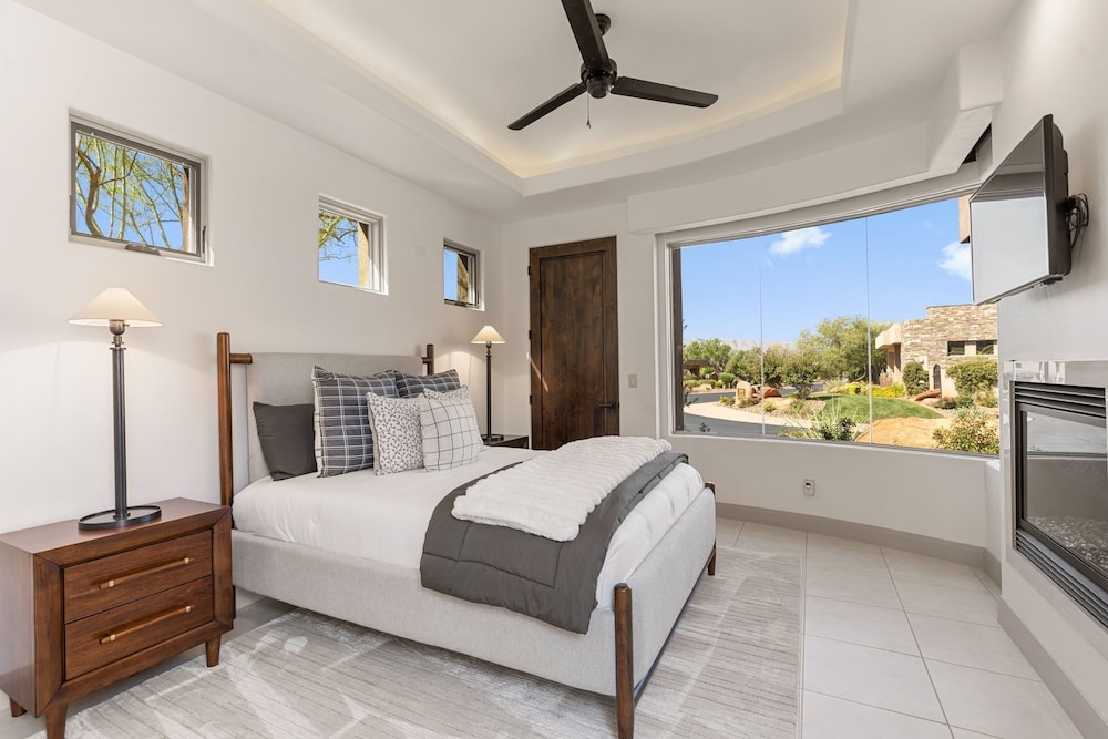 Escape To Entrada 4 Bedroom Home