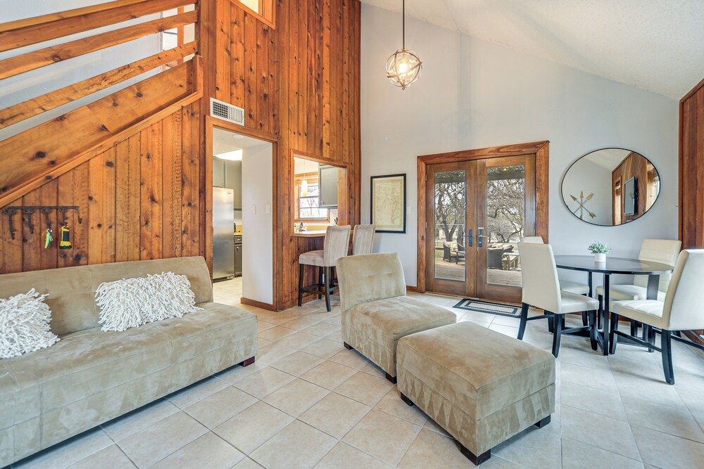 Serene Family Cottage w/ Deck & BBQ