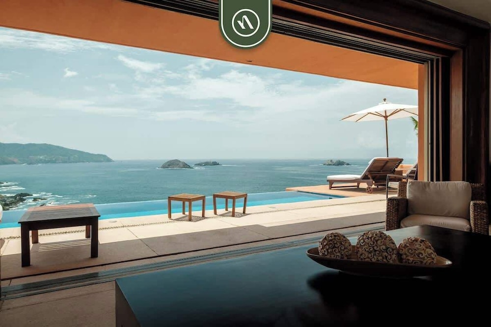 4 BR Penthouse - Breathtaking Views - Private Pool