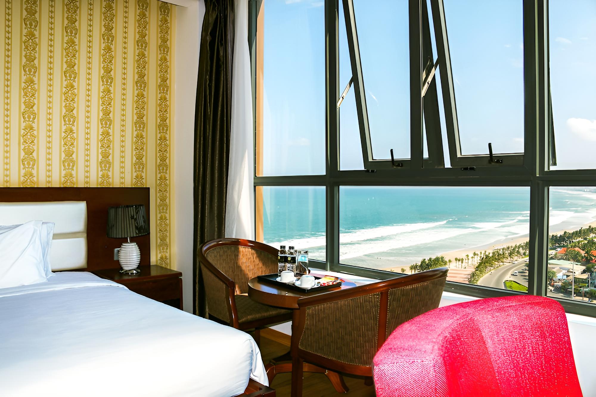 Le Hoang Beach Hotel