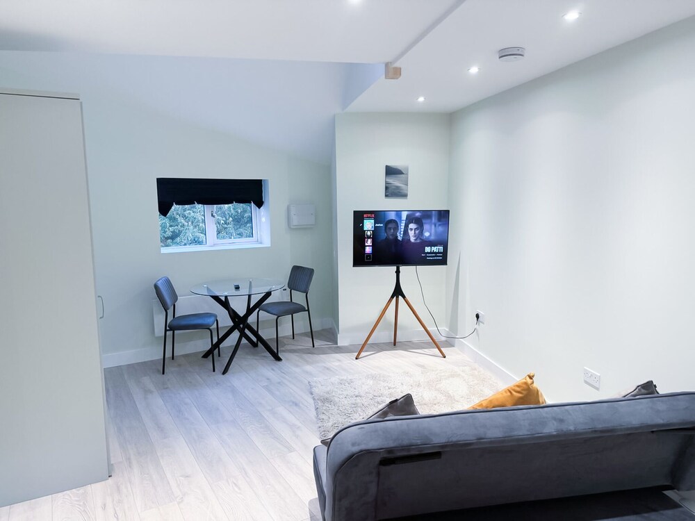 142 Huntingdon Town Centre Apartments