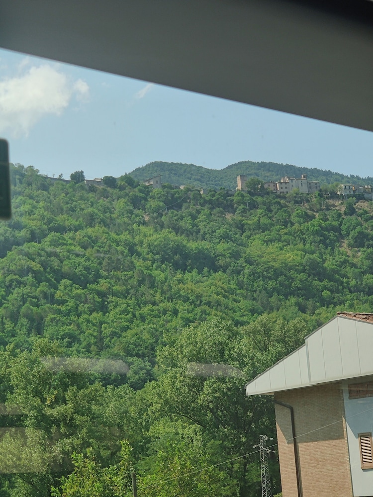 3 bed - Sleeps 6 - Mountain View - Parking - Pets