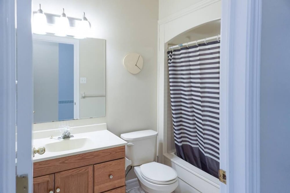 Saint John Vacations - Premium 2-bed Condo Uptown SJ w Parking Location - Property Image 9