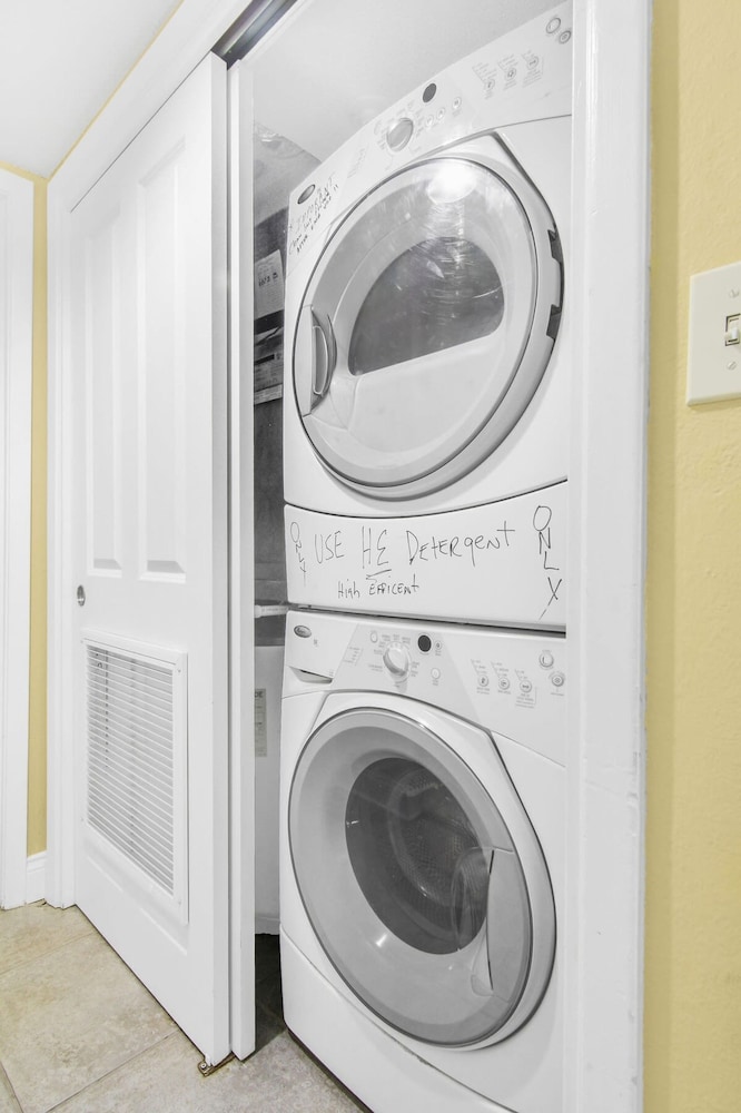Phoenix I 1047 Gulf-front 2 2 A Amenities