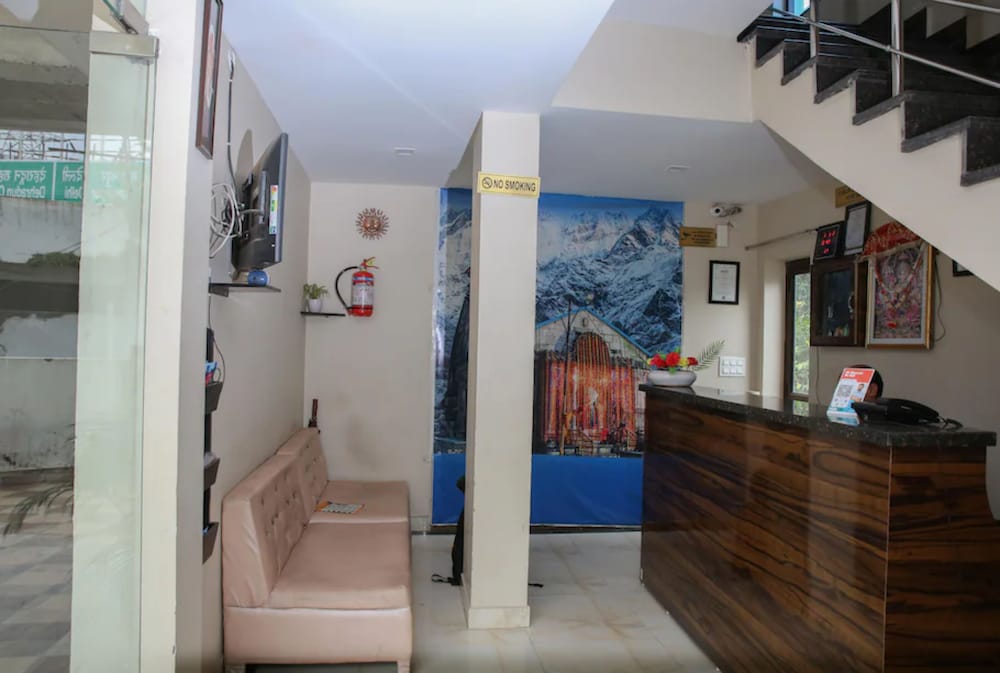 Lobby & Reception