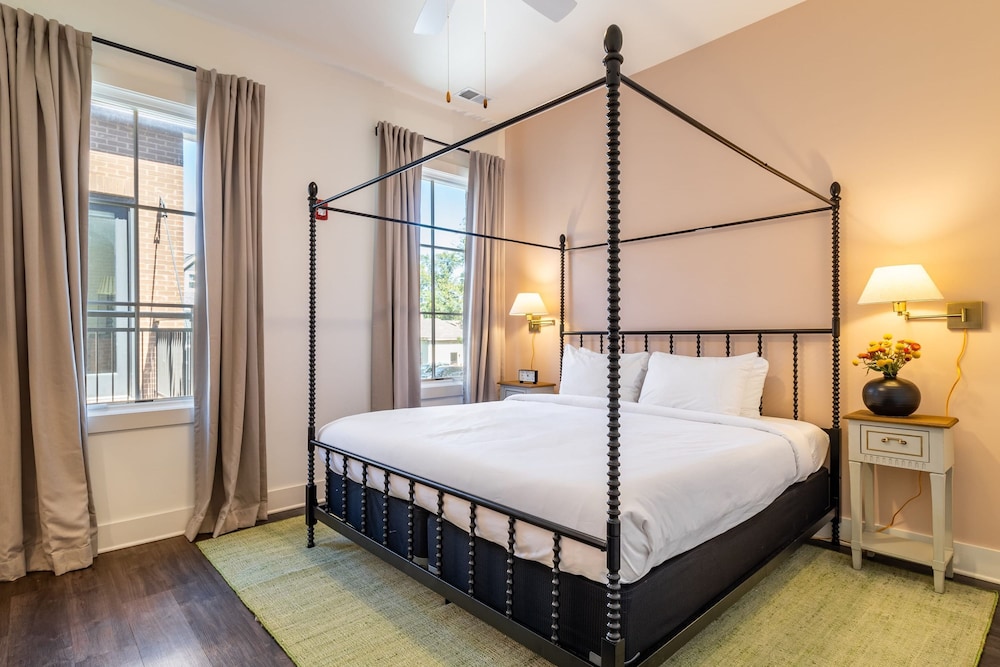 The Magnolia 1 by Avantstay Minutes to Downtown