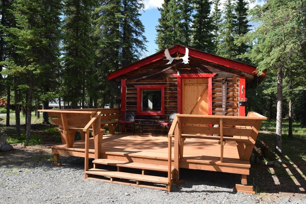 Fox 'n Fireweed Cabins