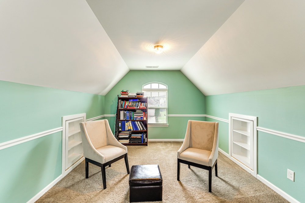 Spacious Family Home w/ Patio in Graniteville!