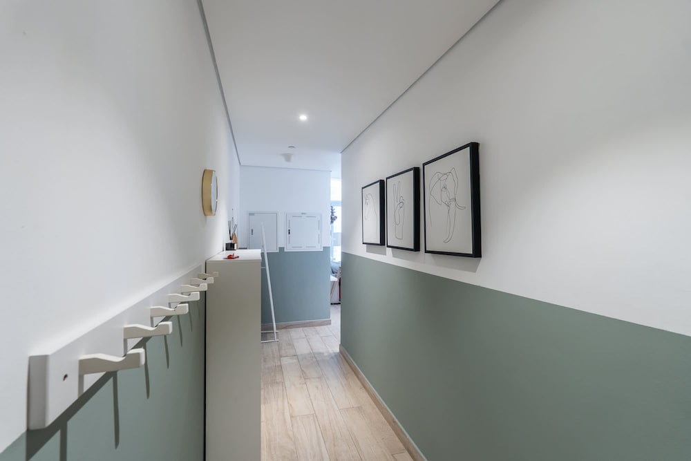 Modern 1-bed With Partial Sea Marina View
