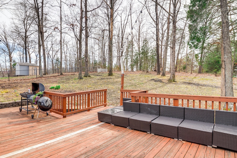 4 Mi to Wku: Hilltopper's Hideaway w/ Grills!
