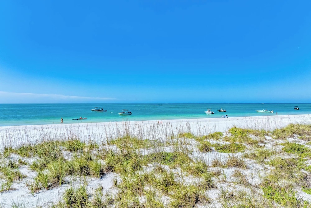 Anna Maria Island Blue Bella Bliss - Private Heated Pool