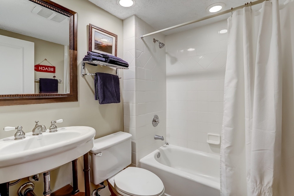 Omni Captains Court 1029 2 Bedroom Condo