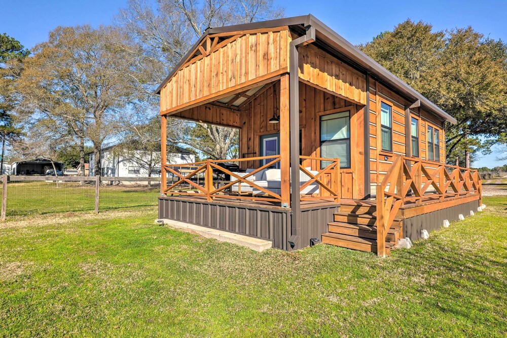 Cozy, New-build Cabin: Steps to Lake Conroe! view 4