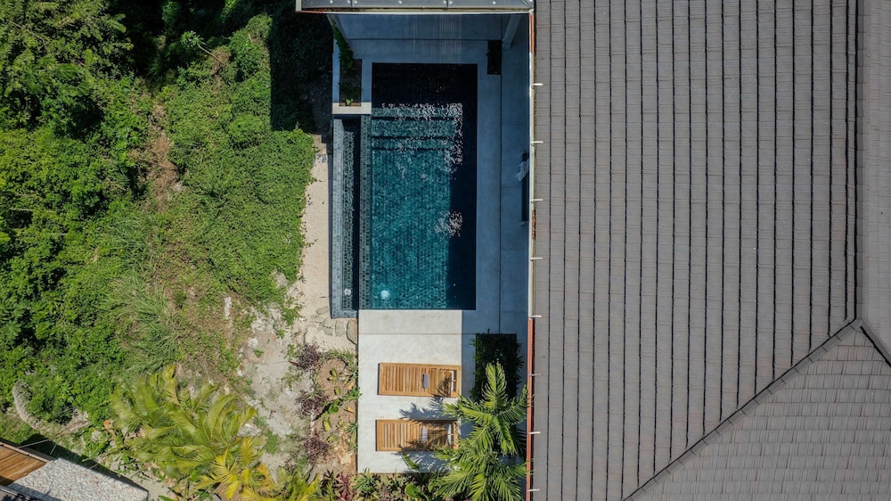 Chic 3BR Private Terrace Nature Views