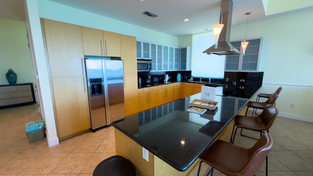 Penthouse Jr Unrivaled Luxury Insane Views 3 Bedroom Apts