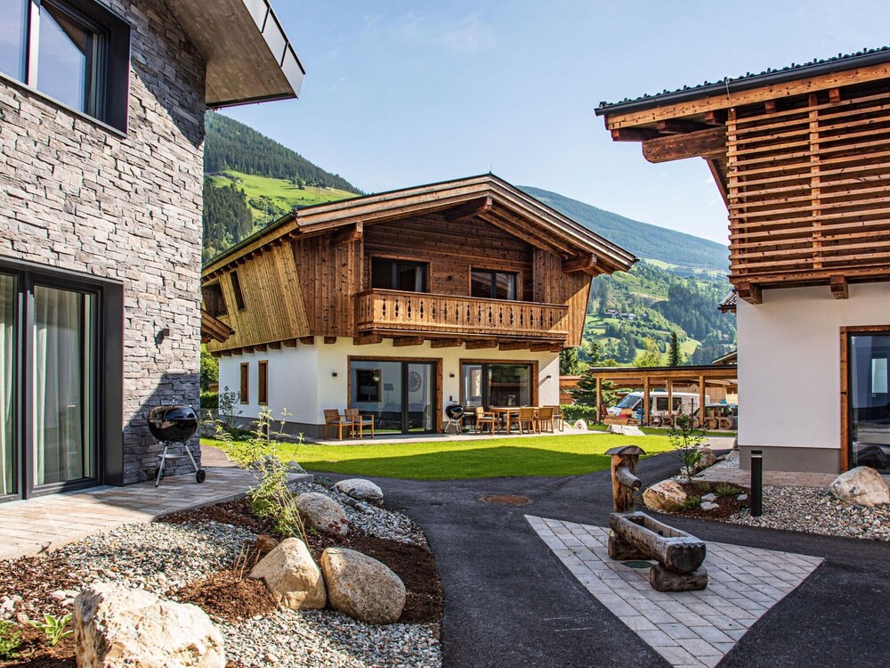 Chalet in Pinzgau Near Ski Slopes & Sauna