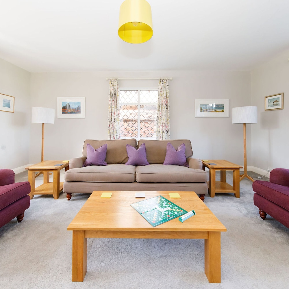 Five-bedroom Home Steps From West Wittering Beach view 3