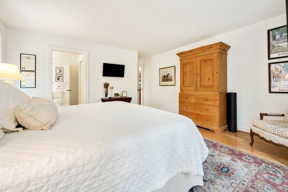 Sunny Pointe 4 Bedroom Home