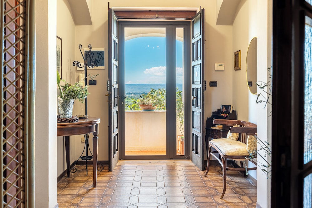 Galatea e Giardino delle Esperidi apartments with pool by Wonderful Italy