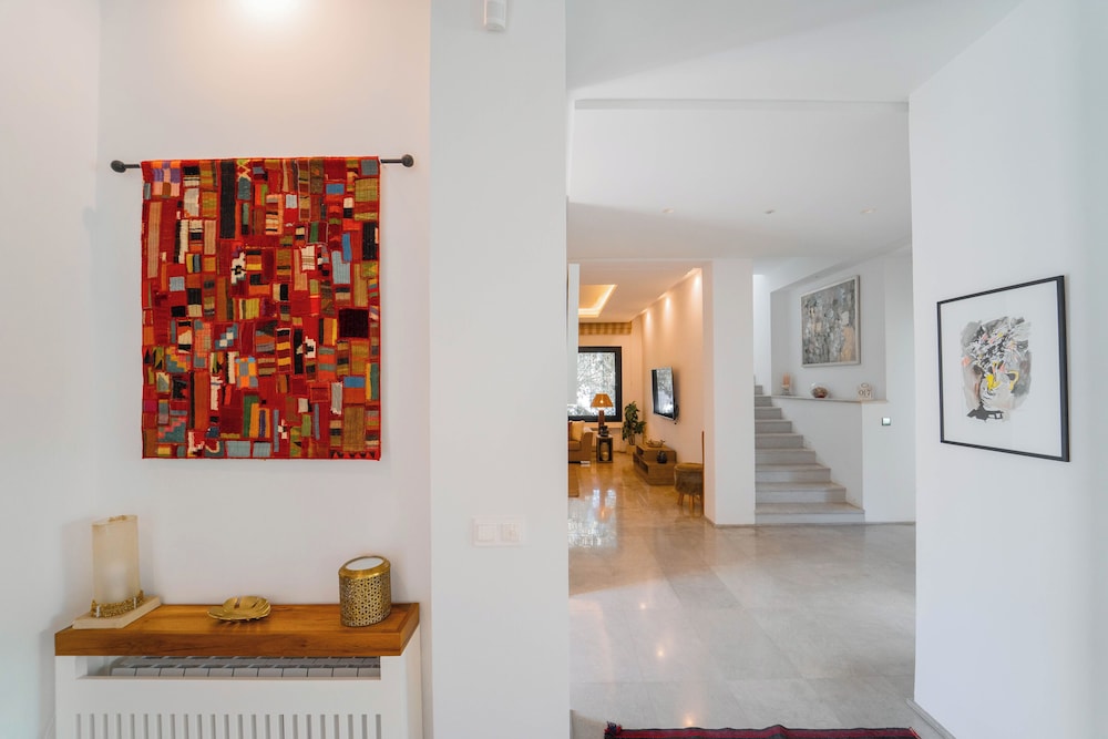 Villa Jar l Gance et Authenticit