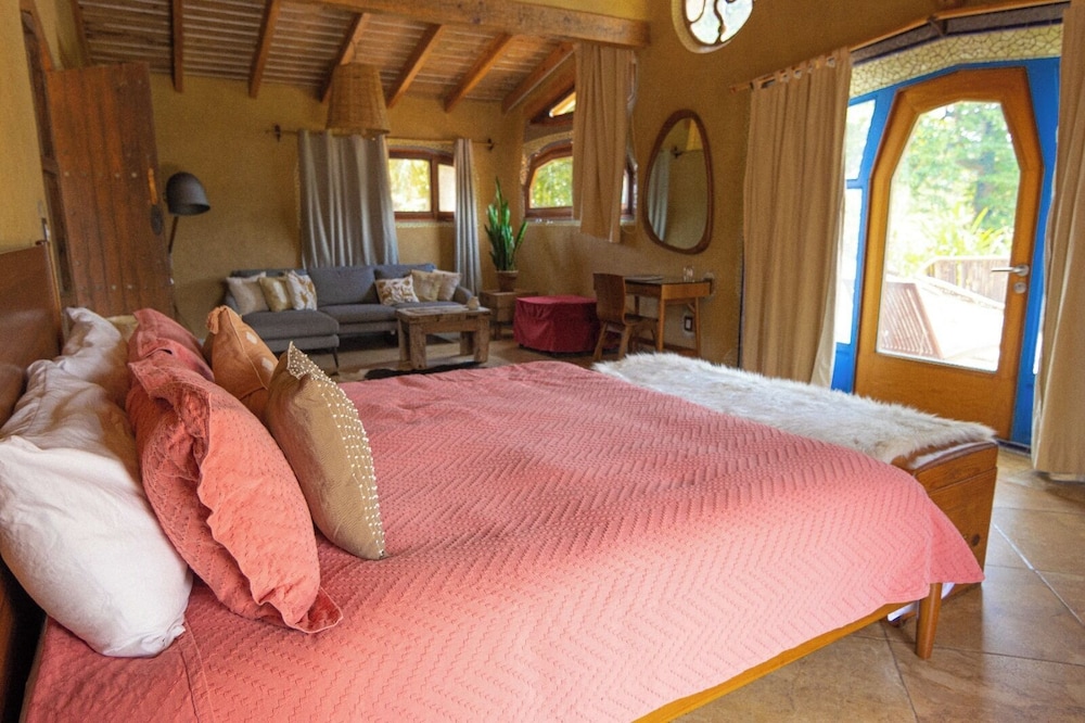 EL EQUIMITE HOTEL BOUTIQUE