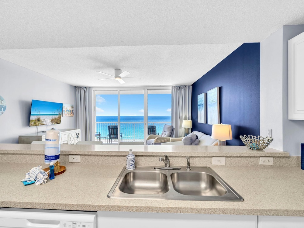 Majestic Beach Towers 1-1205