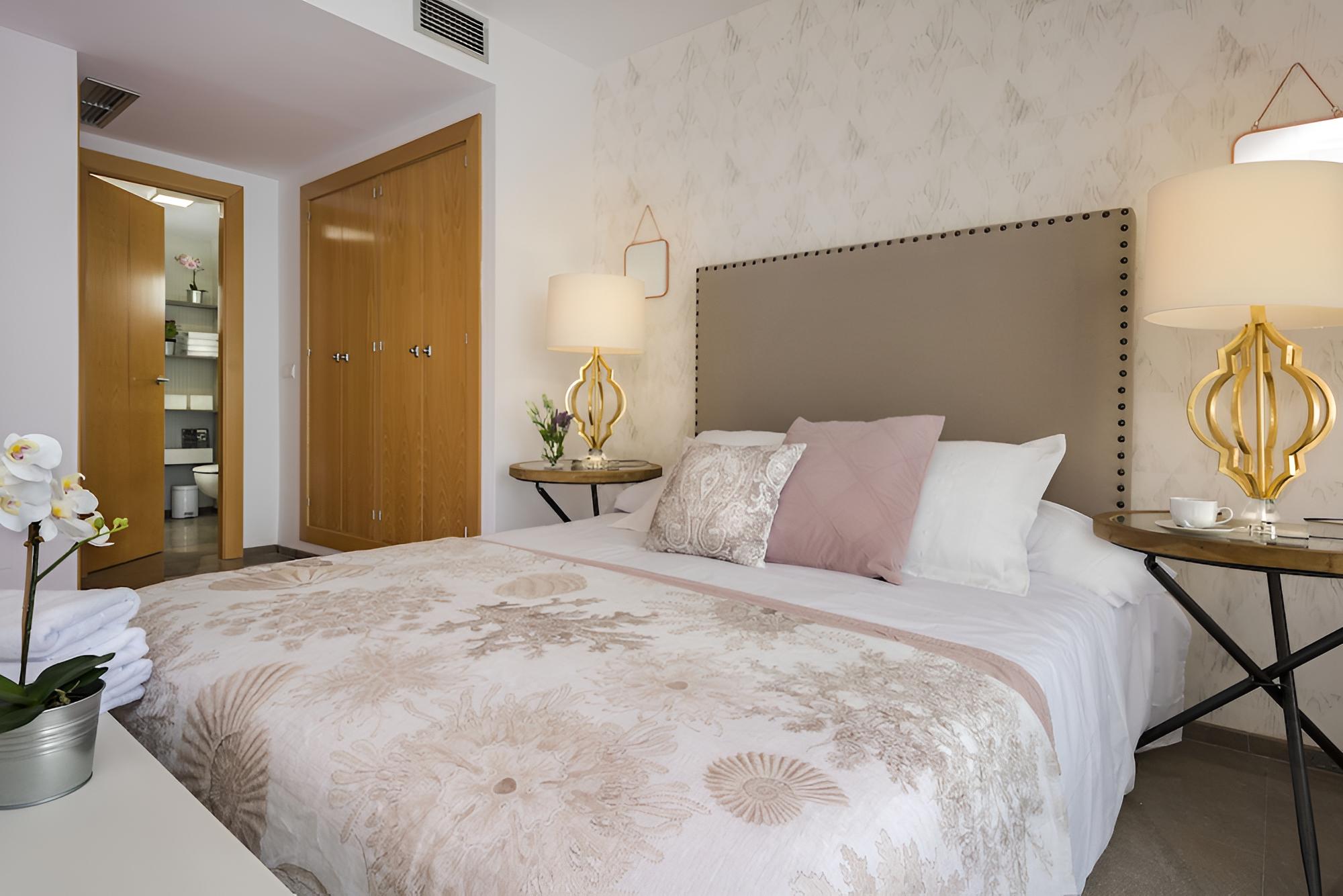 Beautiful 2 Bd House With Terrace & Views to the Beach Pedregalejo
