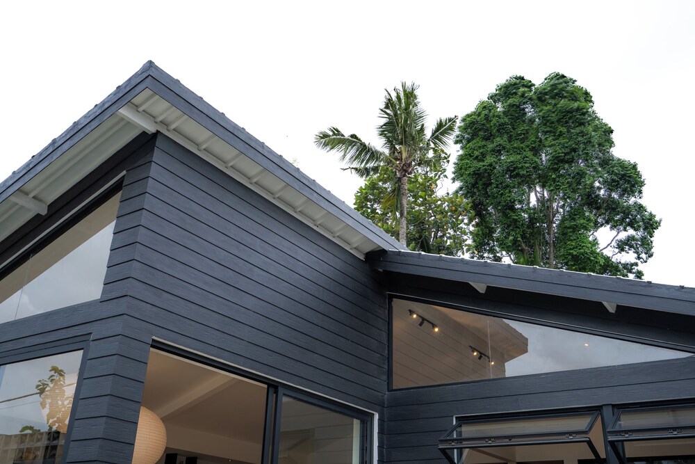 Black Villa by Betterplace