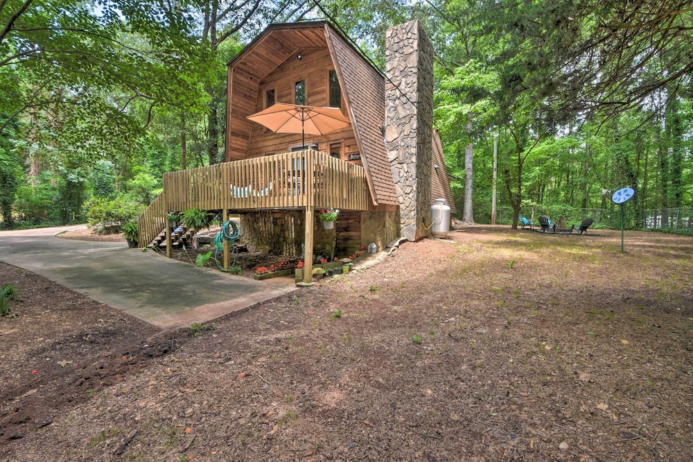 Artist's A-frame Cabin w/ New Interior  Deck - Property Image 5