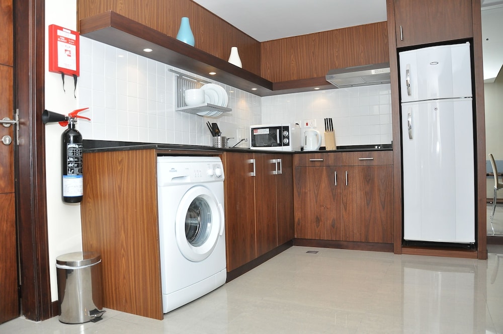 Abu Dhabi Vacations - Phoenix Plaza Hotel Apartments - Property Image 4