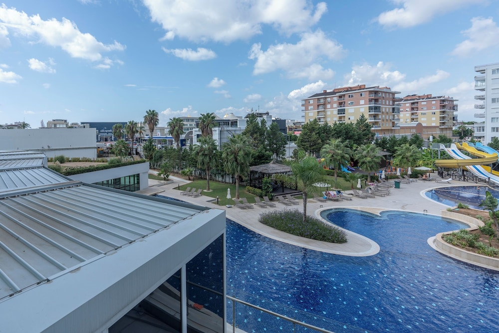 Maxi Sirius Town