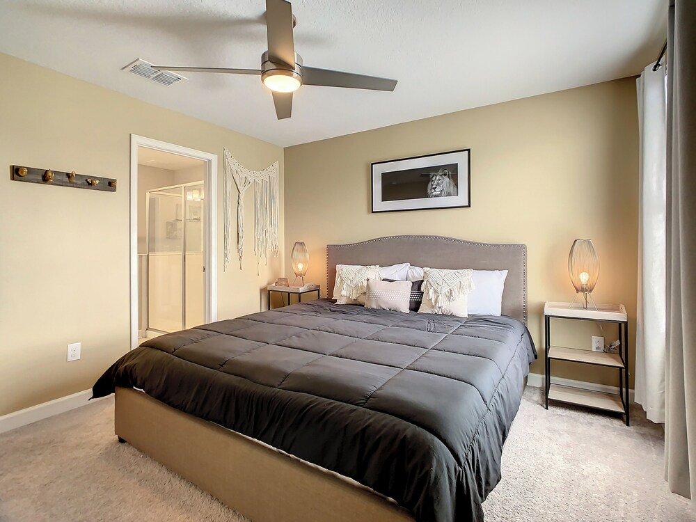 Family Villa Themed Rooms Near Disney
