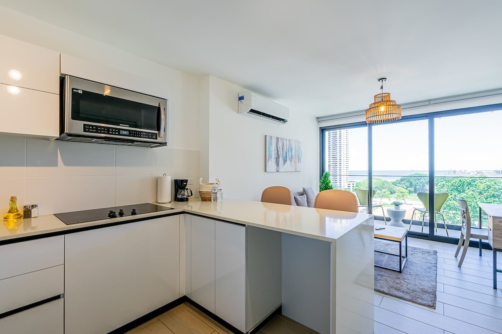 w Premium 1BR w Balcony in San Francisco