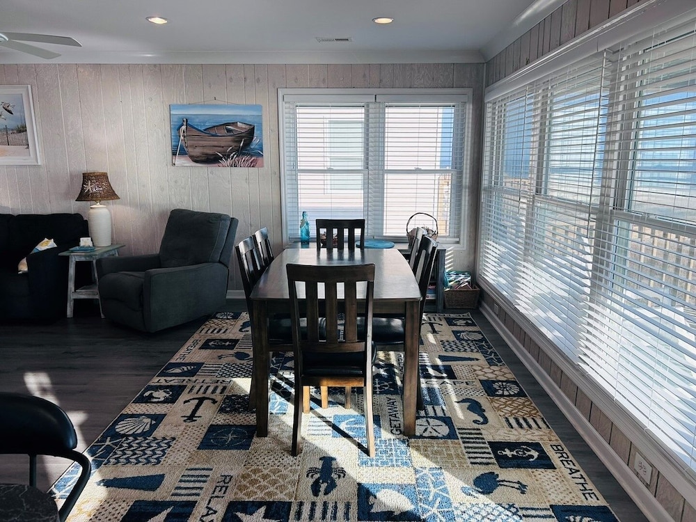 Sea It All 2 Bedroom Home by RedAwning