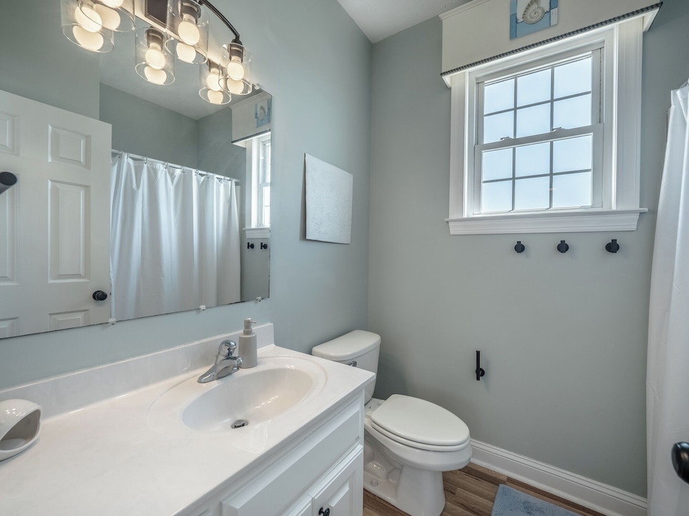 Skipper's Hideout by Topsail Realty