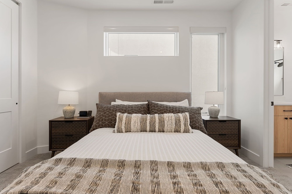 Salt And Sol 5 Bedroom Townhouse