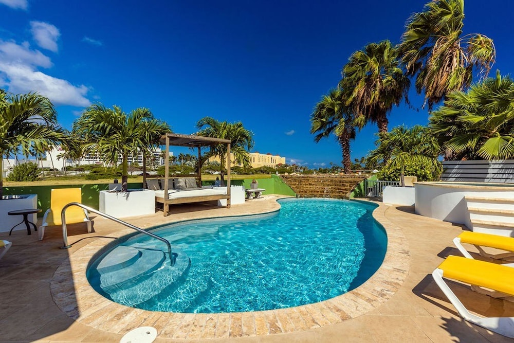 Poolside Apt Ibiza Poolside Apt -2 bd 2 Bath-kitchen-modern Hotel