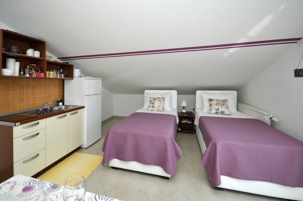 Apartments Roza