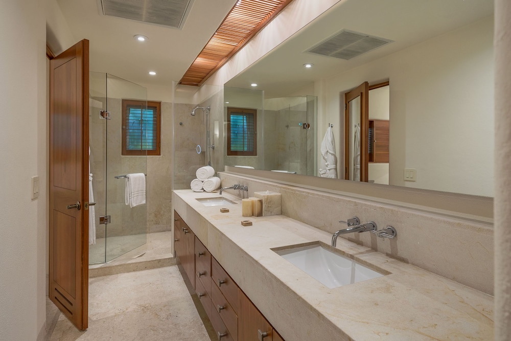 Four Seasons 2038 Teulu Golf Beach Club