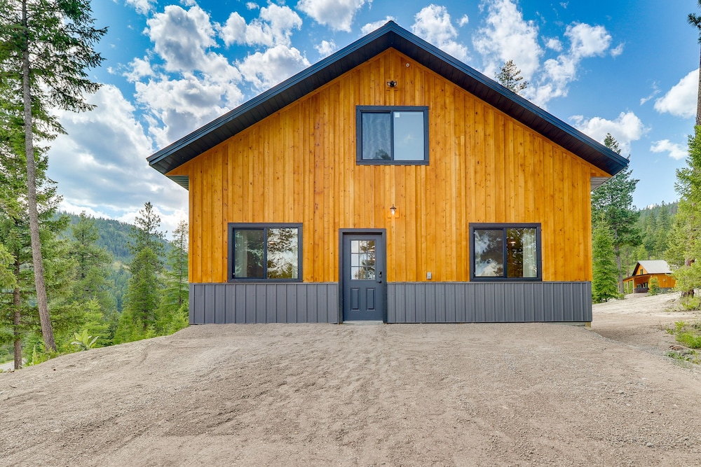 Modern Lakeside Cabin w/ Mountain Views & Hot Tub! view 2